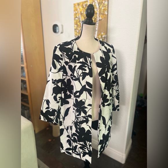 Kasper - gorgeous b&w floral print long blazer - Picture 1 of 11